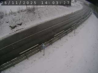 Webcam routière au niveau de Fix-Saint-Geneys en Haute-Loire, sur la N102 à 1075 mètres d'altitude