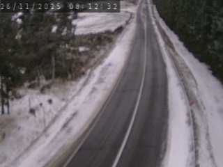 Webcam routière au niveau du lieu-dit de Peyrebeille dans la commune de Lanarce en Ardèche à 1282 mètres d'altitude
